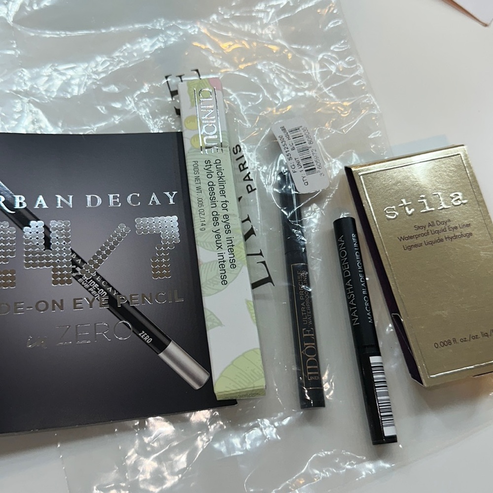 Eyeliners all are sample sized